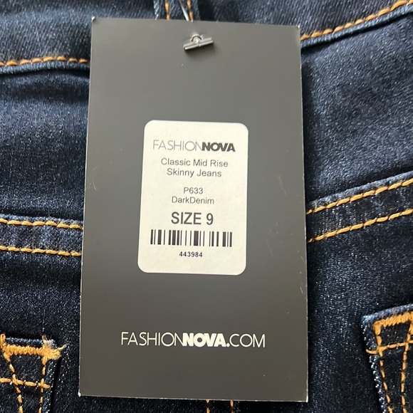 Fashion Nova Classic Mid Rise Skinny Jeans - Picture 5 of 6
